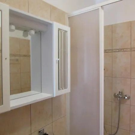 ゲストハウス Monte Rosso 3*